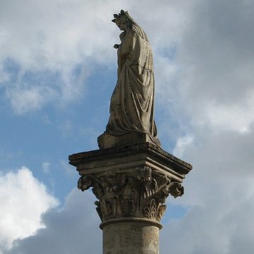 Statue de la Vierge de Saint-Germain-dEsteuil