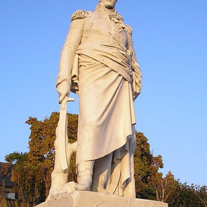 Photo de Statue de Valhubert à Avranches