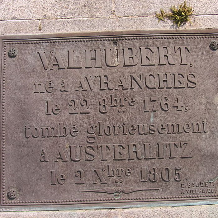 Photo de Statue de Valhubert à Avranches