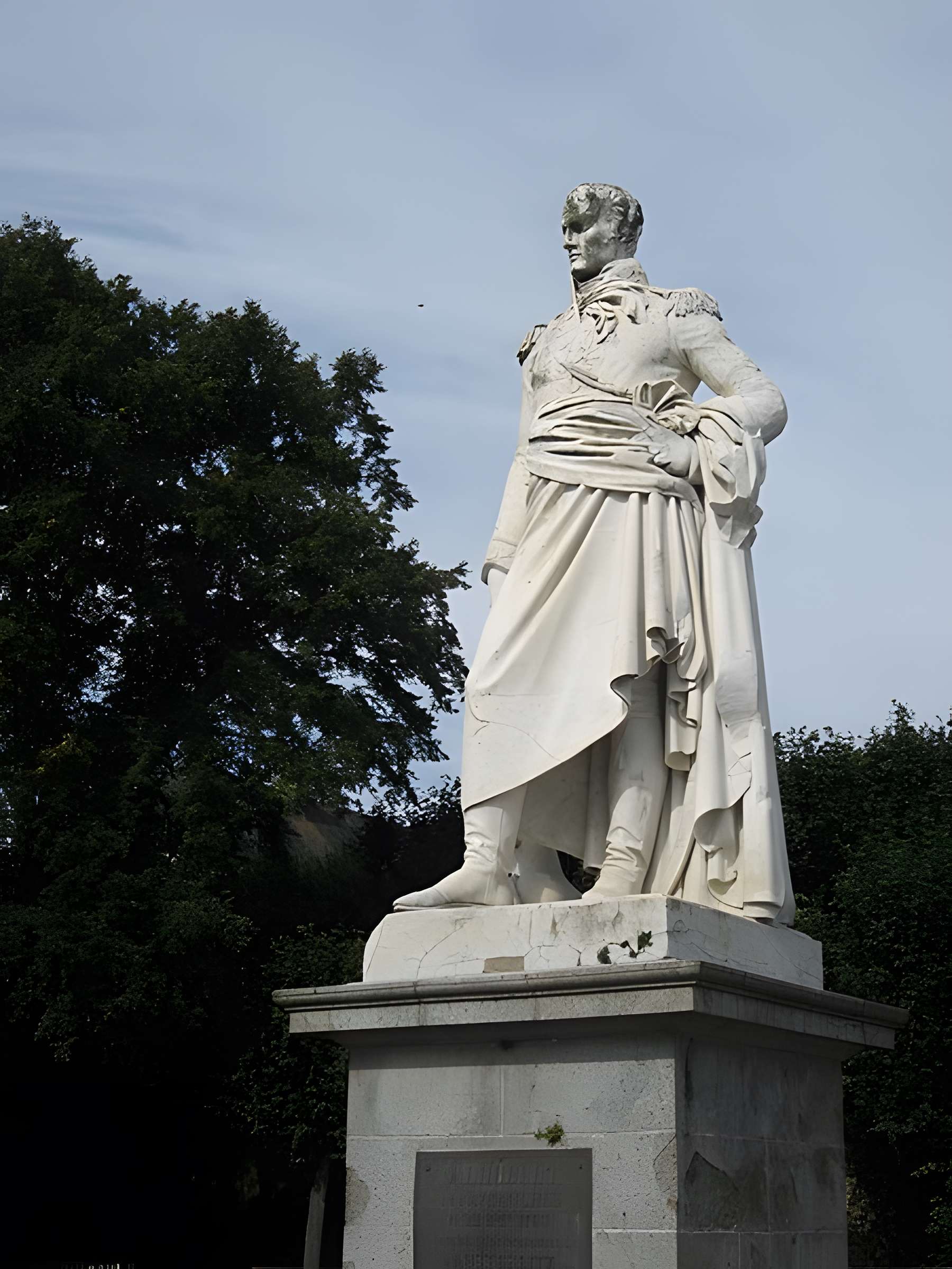 Statue de Valhubert à Avranches