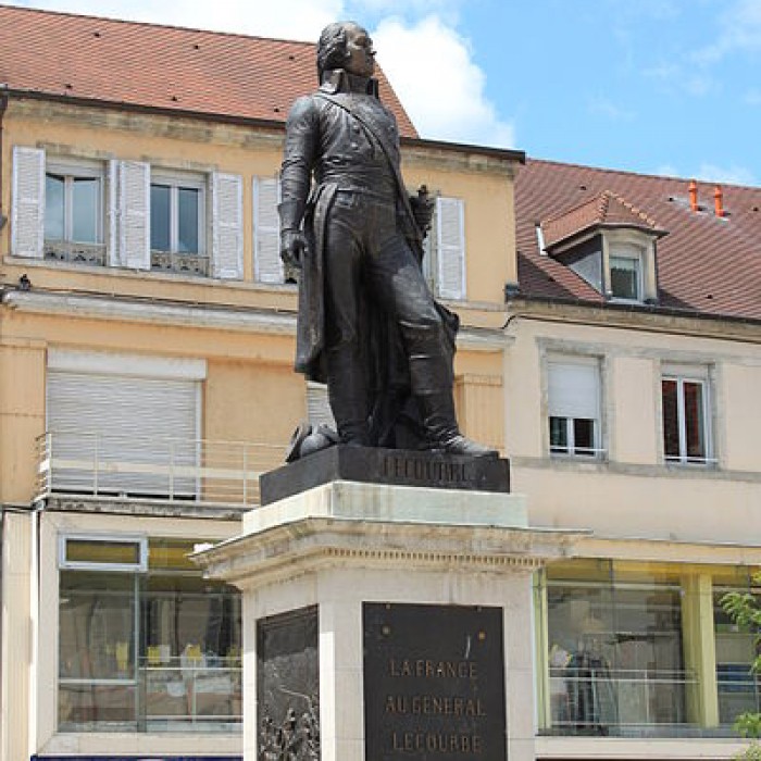 Photo de Statue du général Lecourbe à Lons-le-Saunier