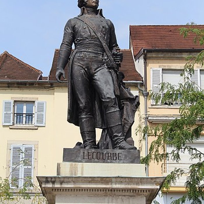 Photo de Statue du général Lecourbe à Lons-le-Saunier