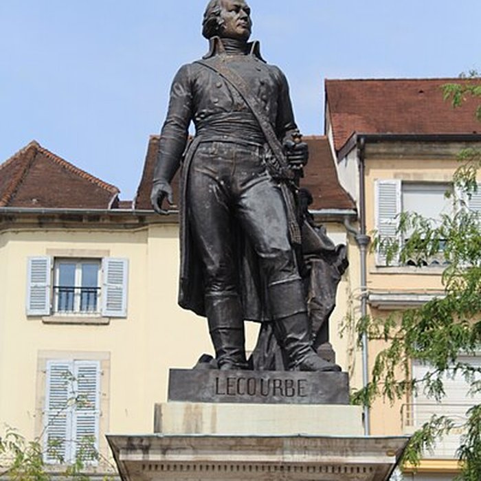 Photo de Statue du général Lecourbe à Lons-le-Saunier
