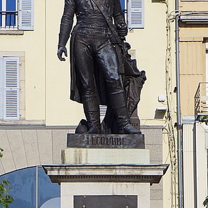 Photo de Statue du général Lecourbe à Lons-le-Saunier