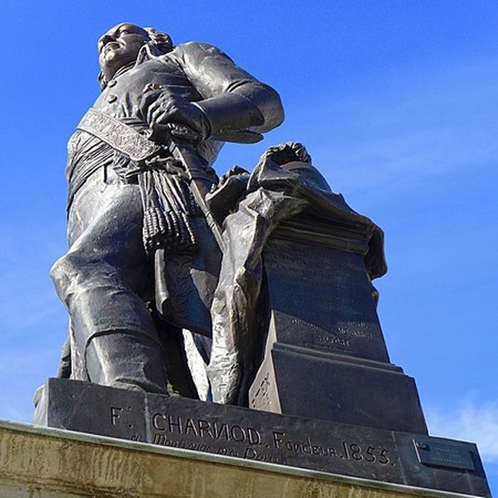 Photo de Statue du général Lecourbe à Lons-le-Saunier