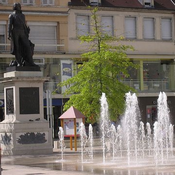 Statue du général Lecourbe à Lons-le-Saunier