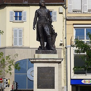 Statue du général Lecourbe à Lons-le-Saunier