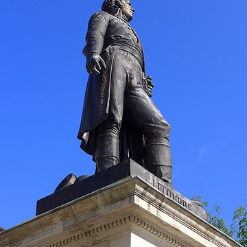 Statue du général Lecourbe à Lons-le-Saunier