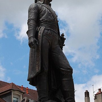 Statue du général Lecourbe à Lons-le-Saunier