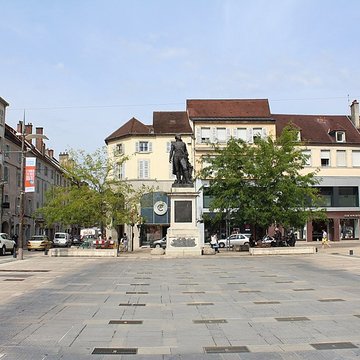 Statue du général Lecourbe à Lons-le-Saunier