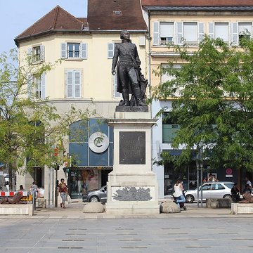 Statue du général Lecourbe à Lons-le-Saunier