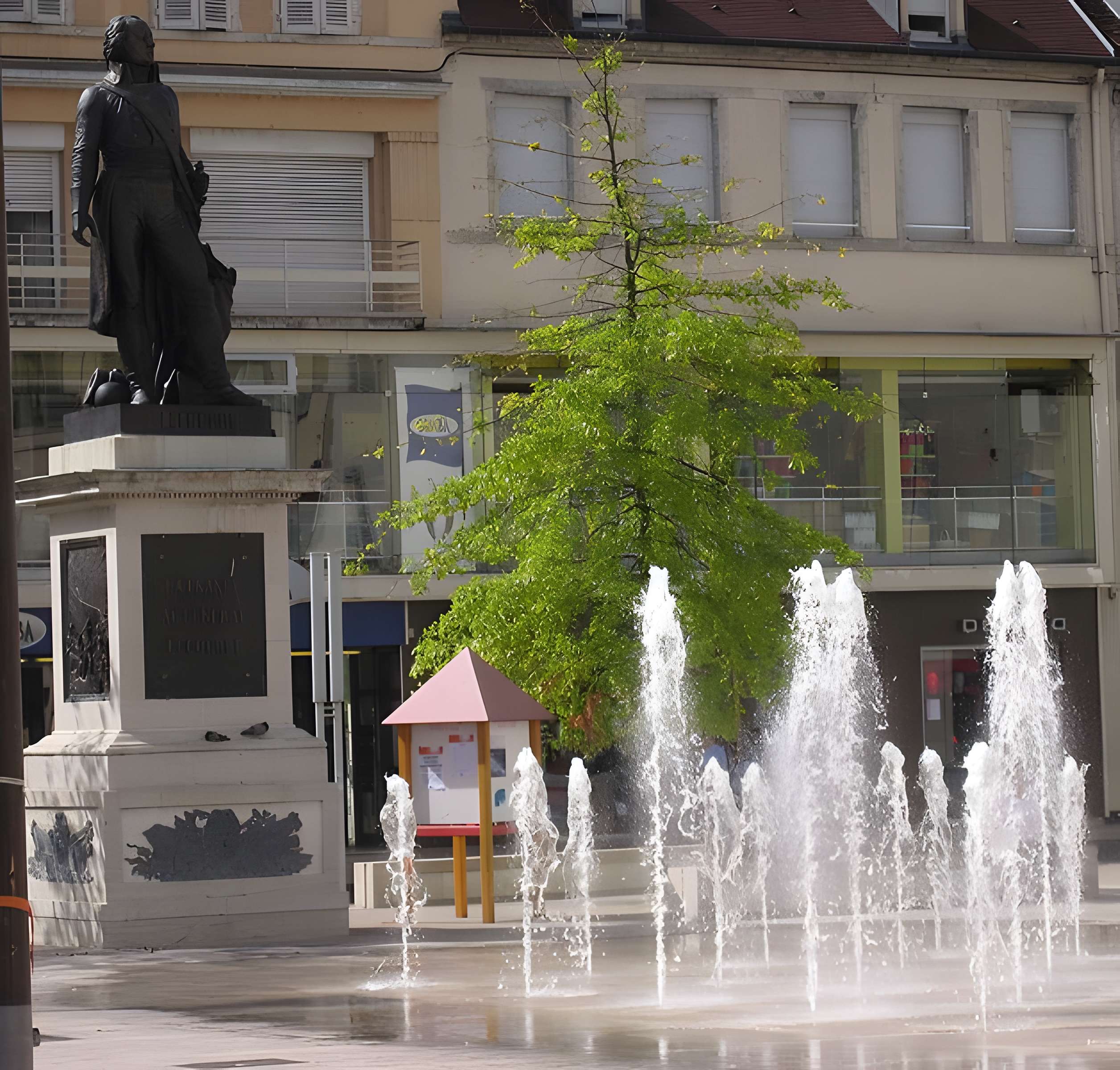 Statue du général Lecourbe à Lons-le-Saunier
