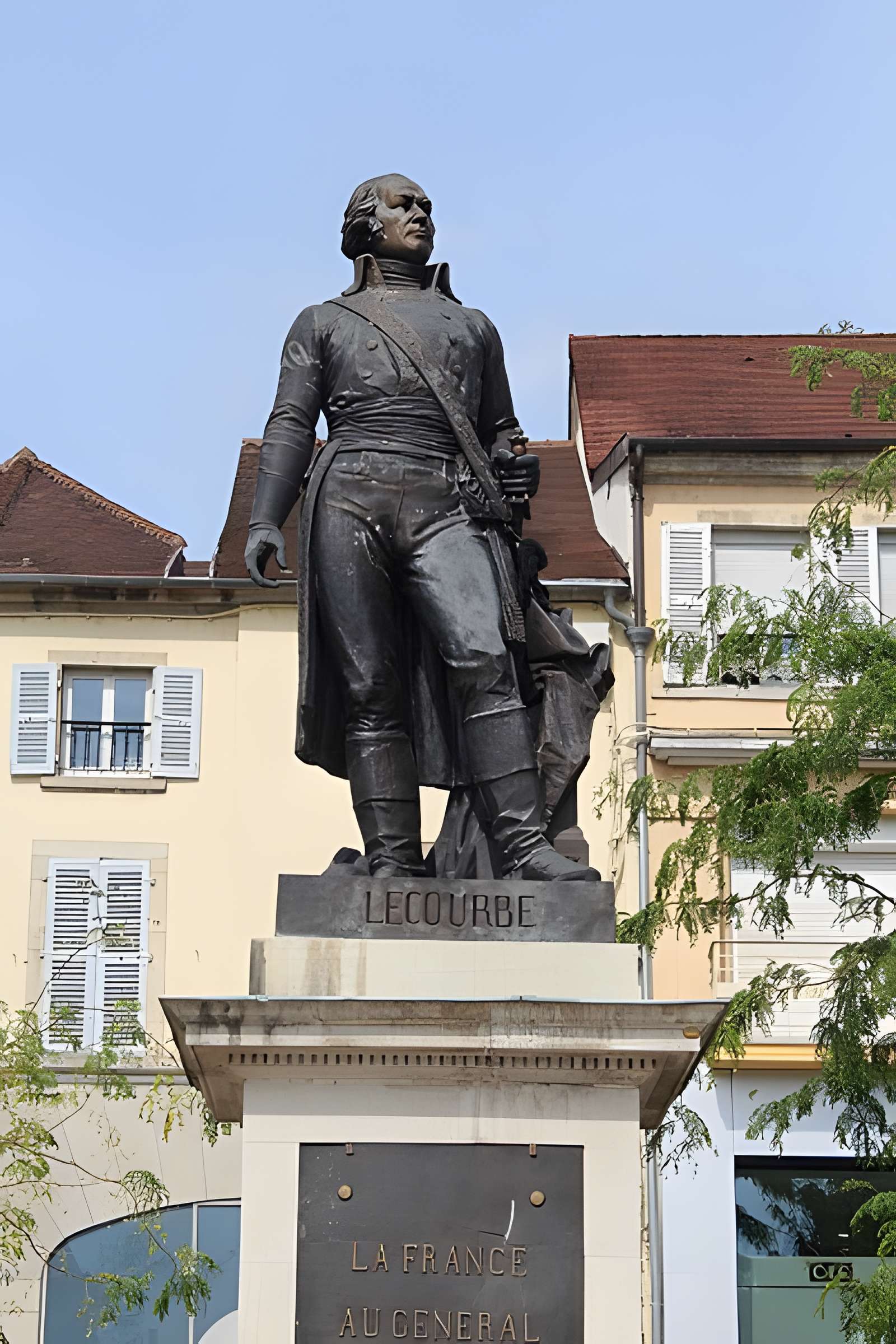 Statue du général Lecourbe à Lons-le-Saunier