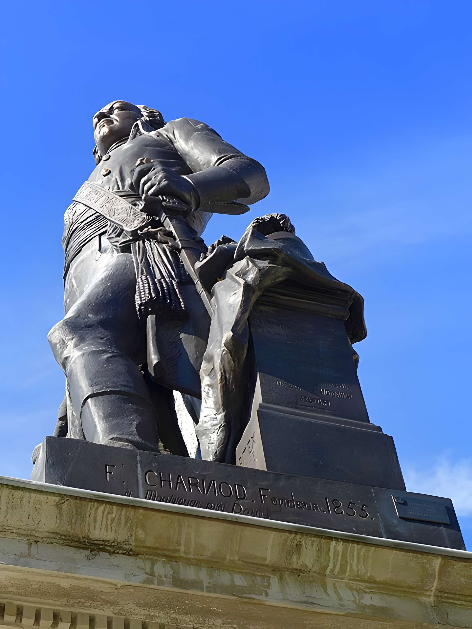 Statue du général Lecourbe à Lons-le-Saunier