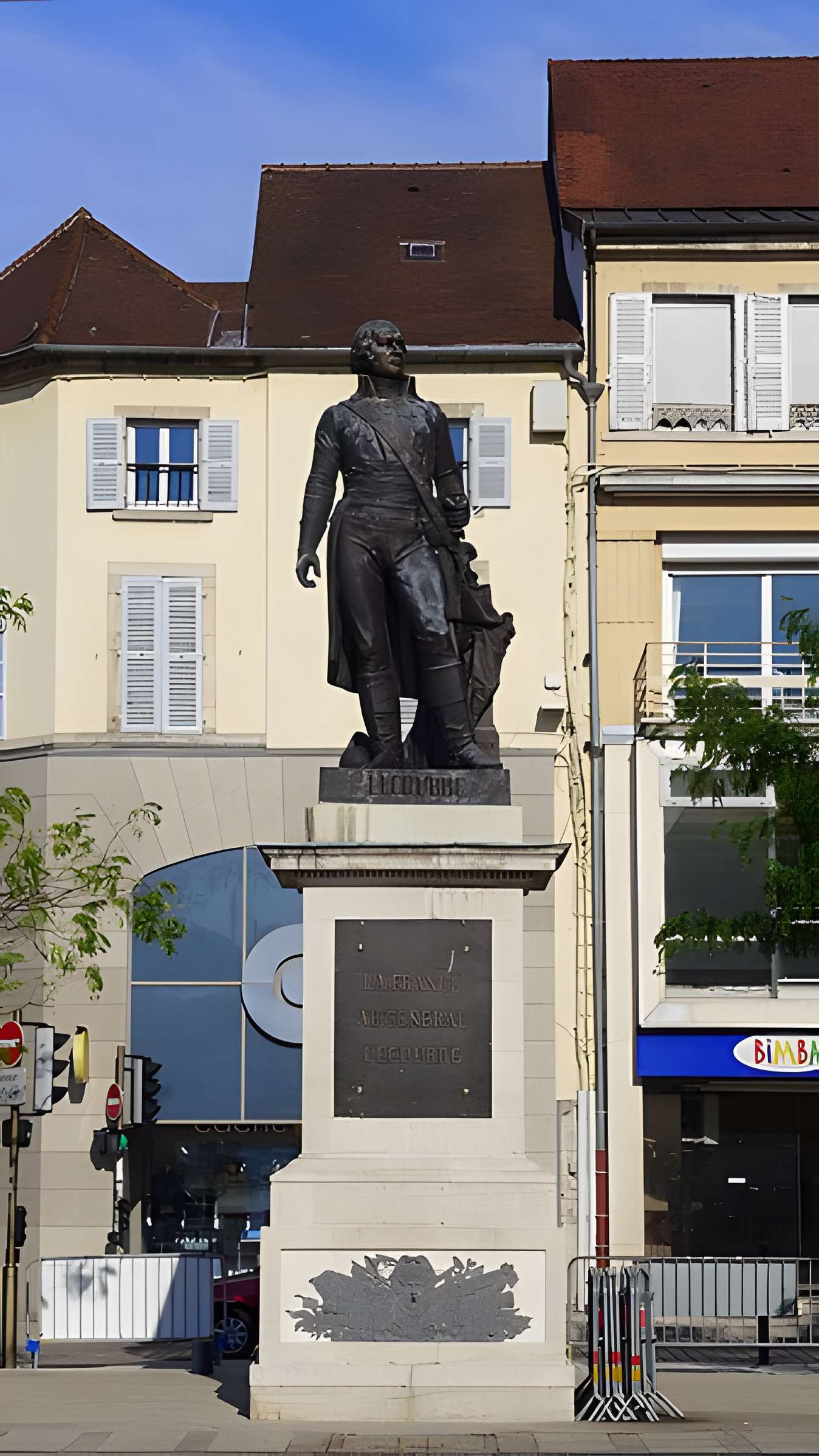 Statue du général Lecourbe à Lons-le-Saunier