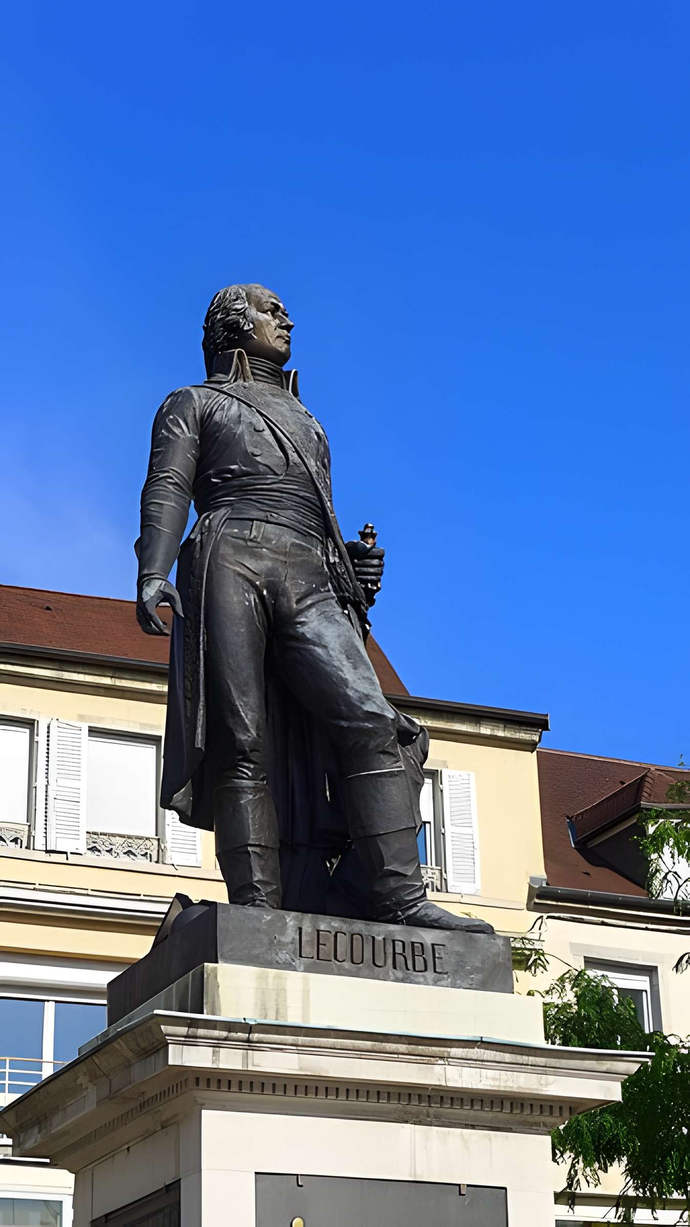 Statue du général Lecourbe à Lons-le-Saunier