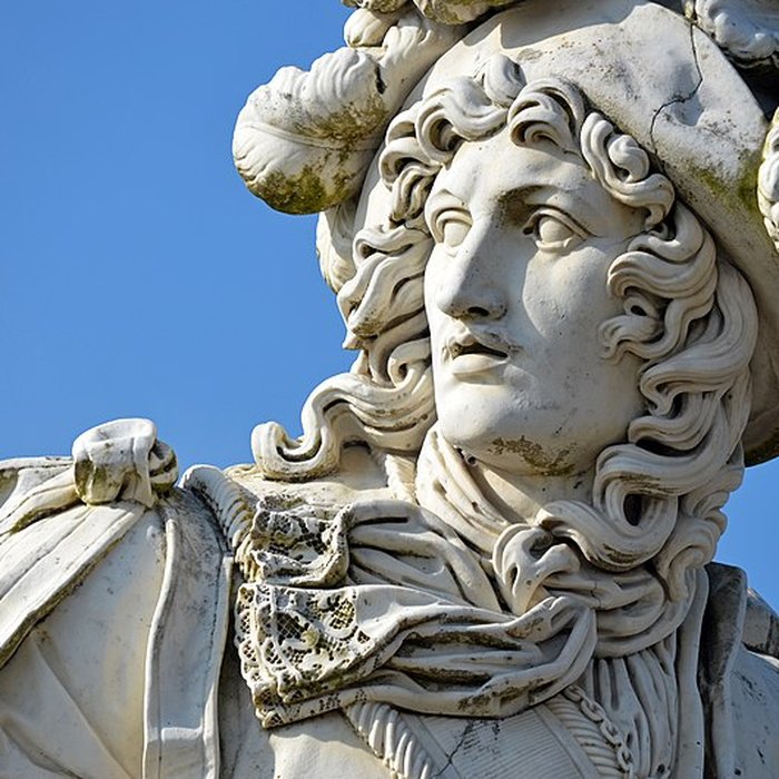 Photo de Statue du maréchal de Tourville à Tourville-sur-Sienne