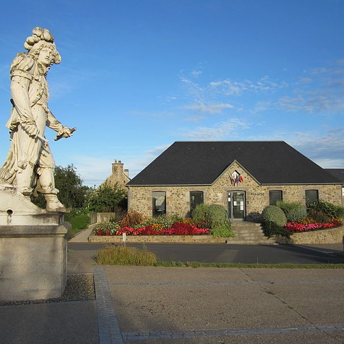 Photo de Statue du maréchal de Tourville à Tourville-sur-Sienne