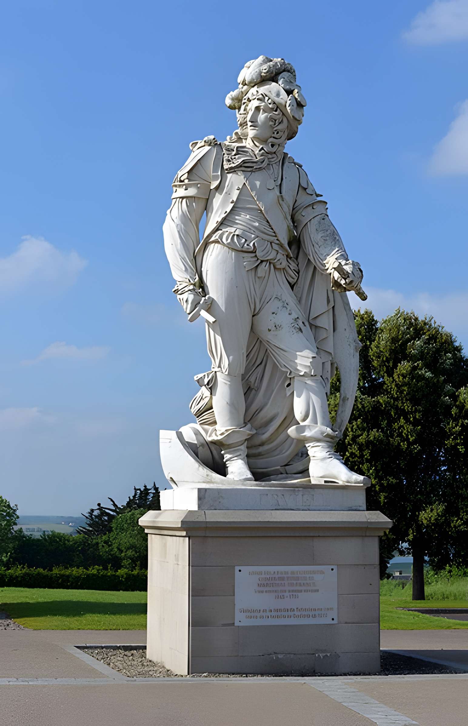 Statue du maréchal de Tourville à Tourville-sur-Sienne