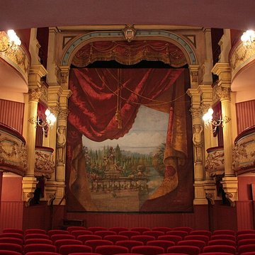 Théâtre, ancienne église des Pénitents Noirs