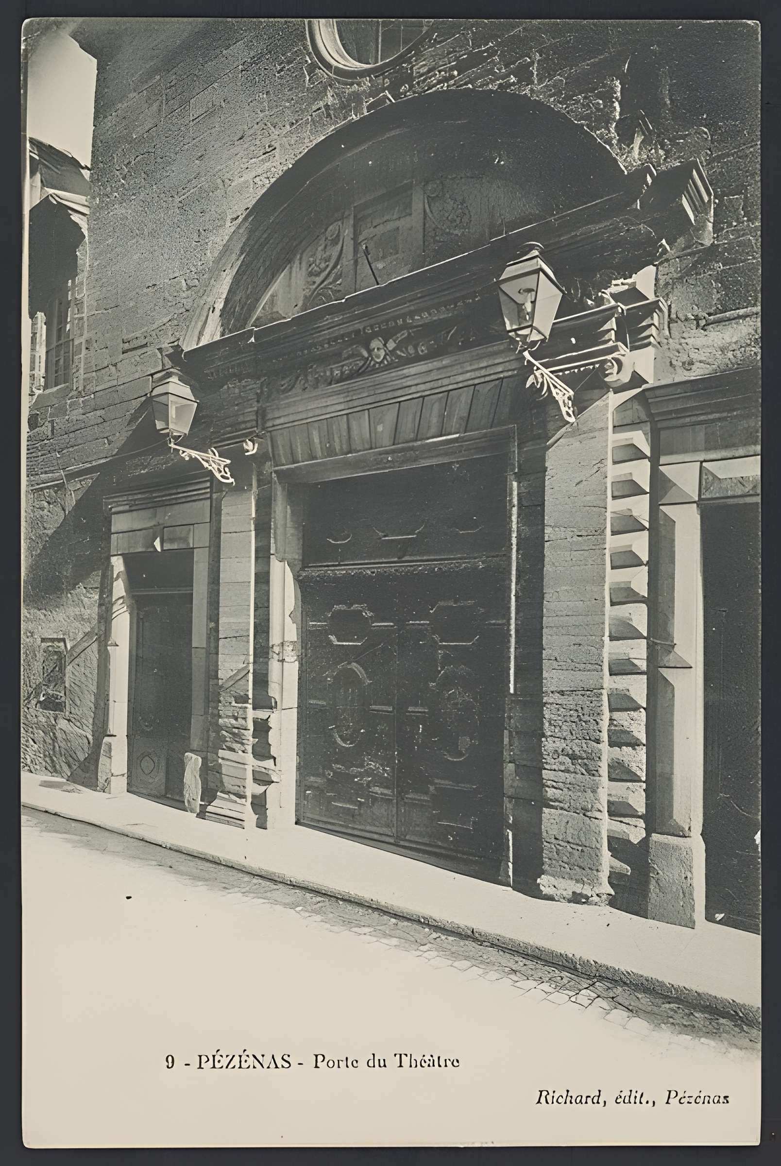 Théâtre, ancienne église des Pénitents Noirs