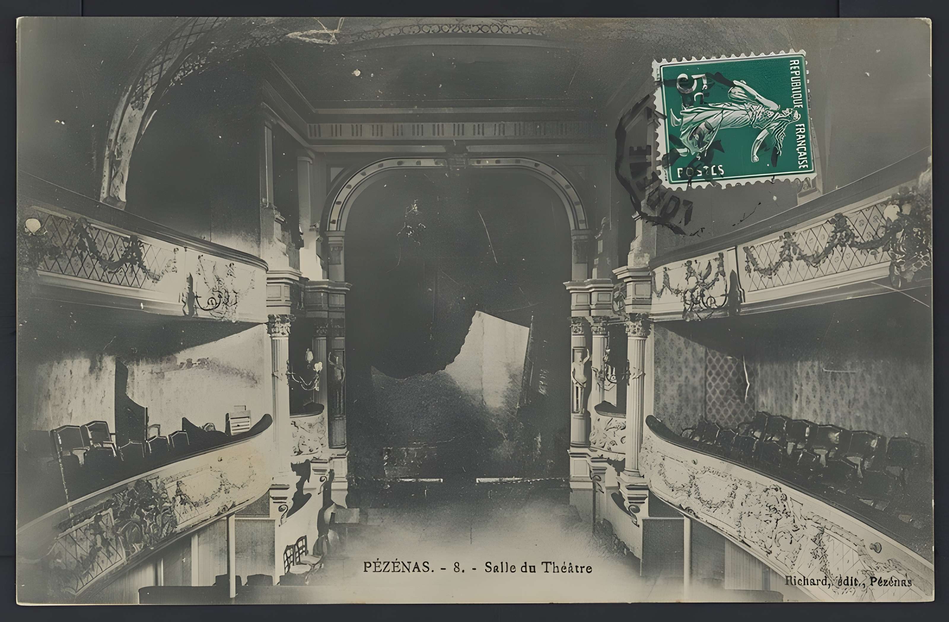 Théâtre, ancienne église des Pénitents Noirs