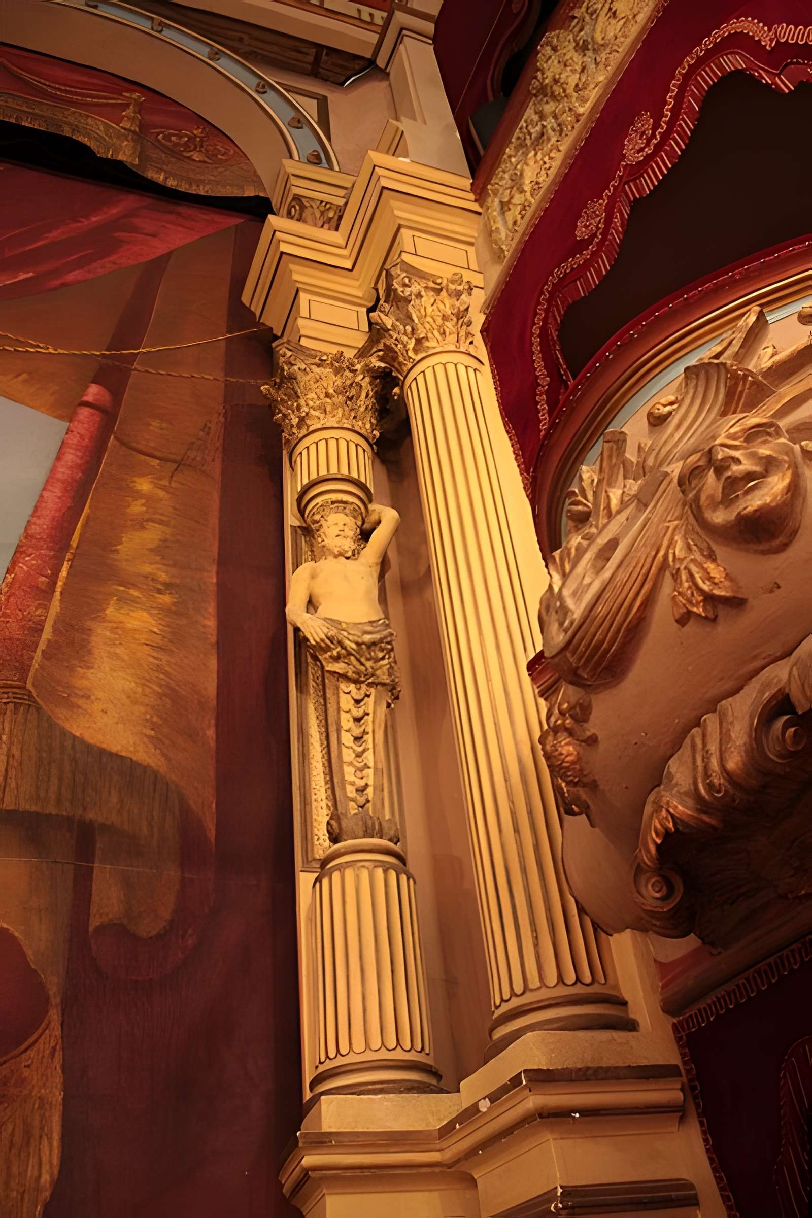 Théâtre, ancienne église des Pénitents Noirs