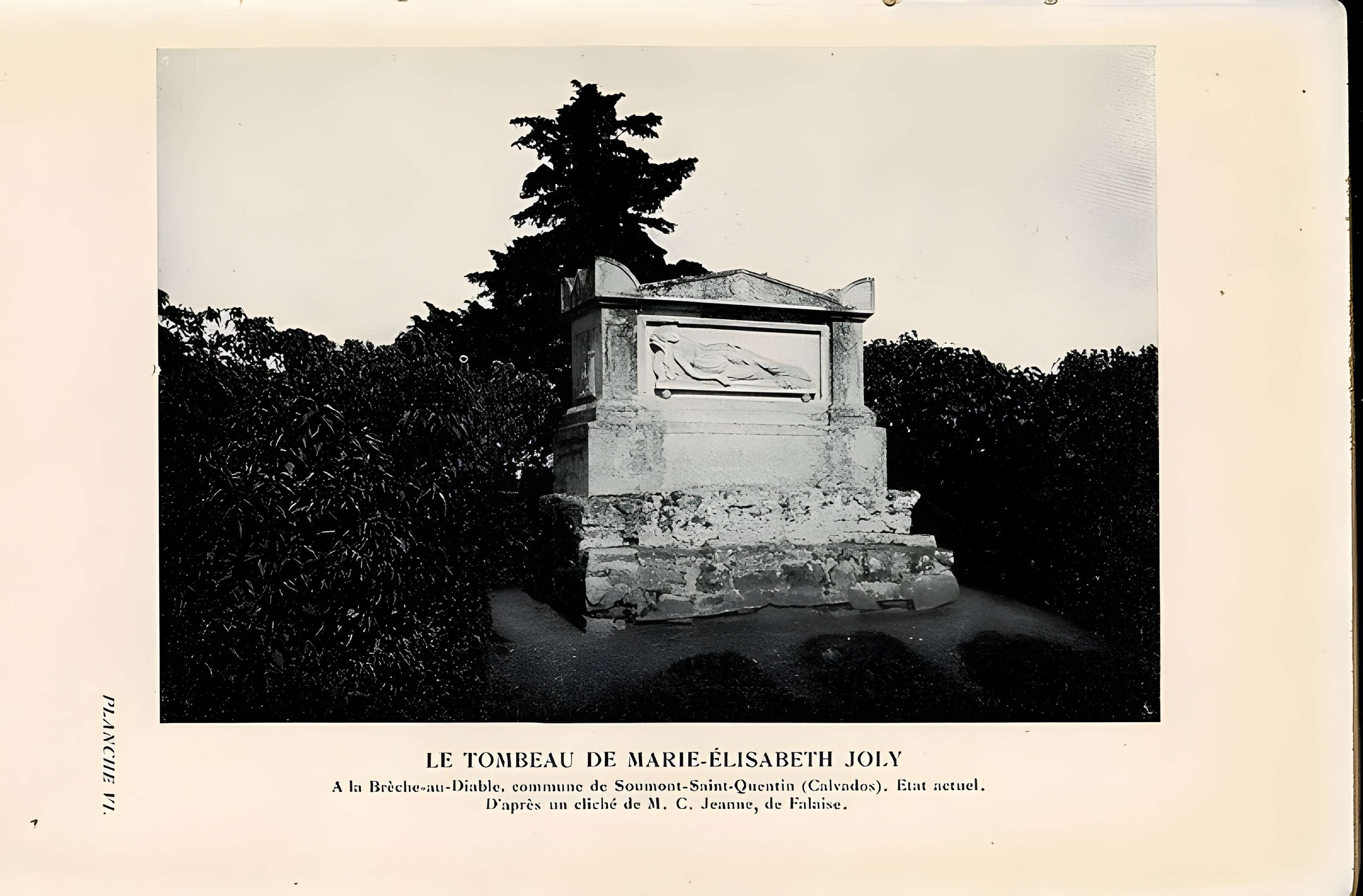 Tombeau de Marie Joly à Soumont-Saint-Quentin