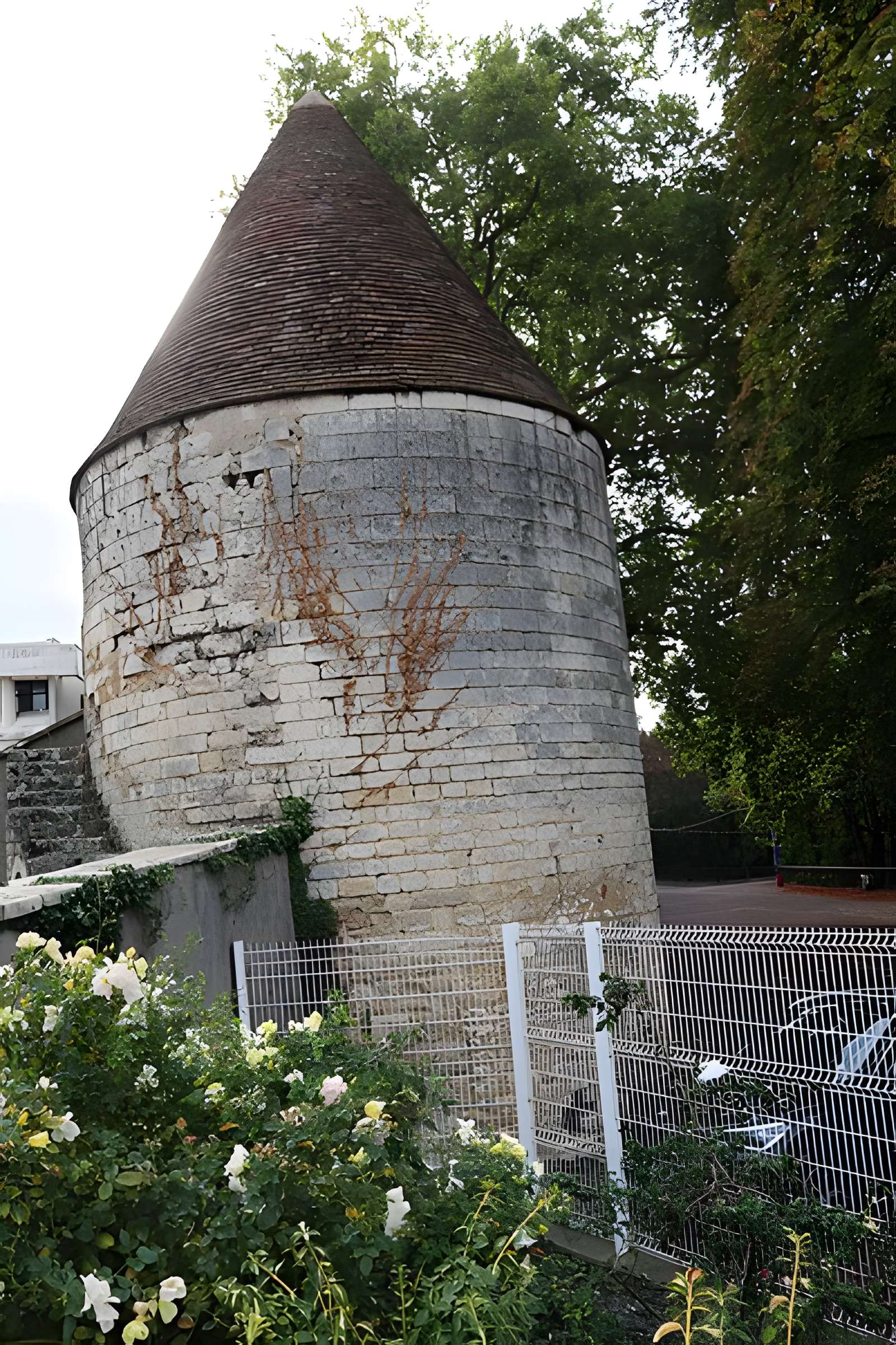 Tour à poudre de Bourges