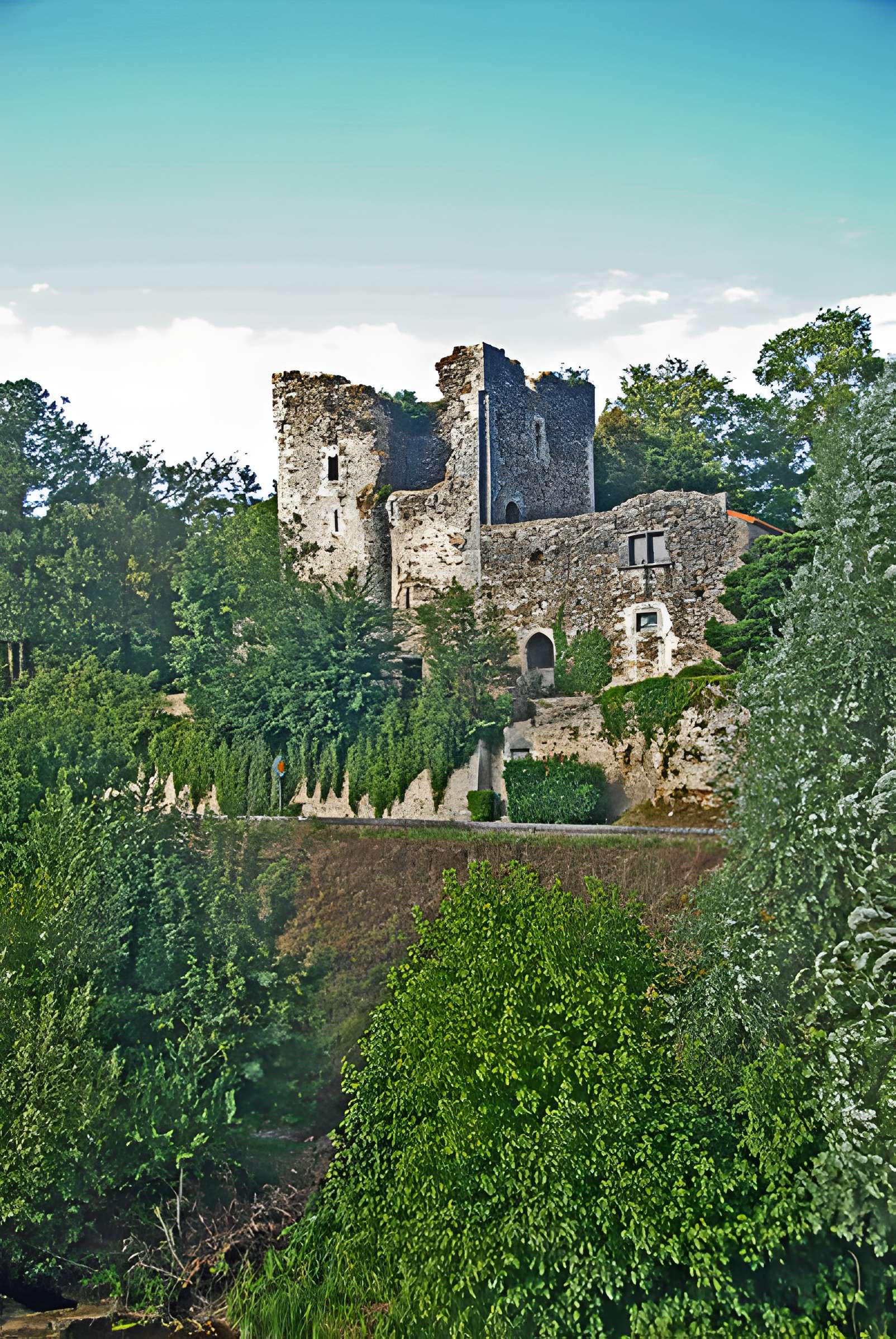Tour aux Cognons de Civaux
