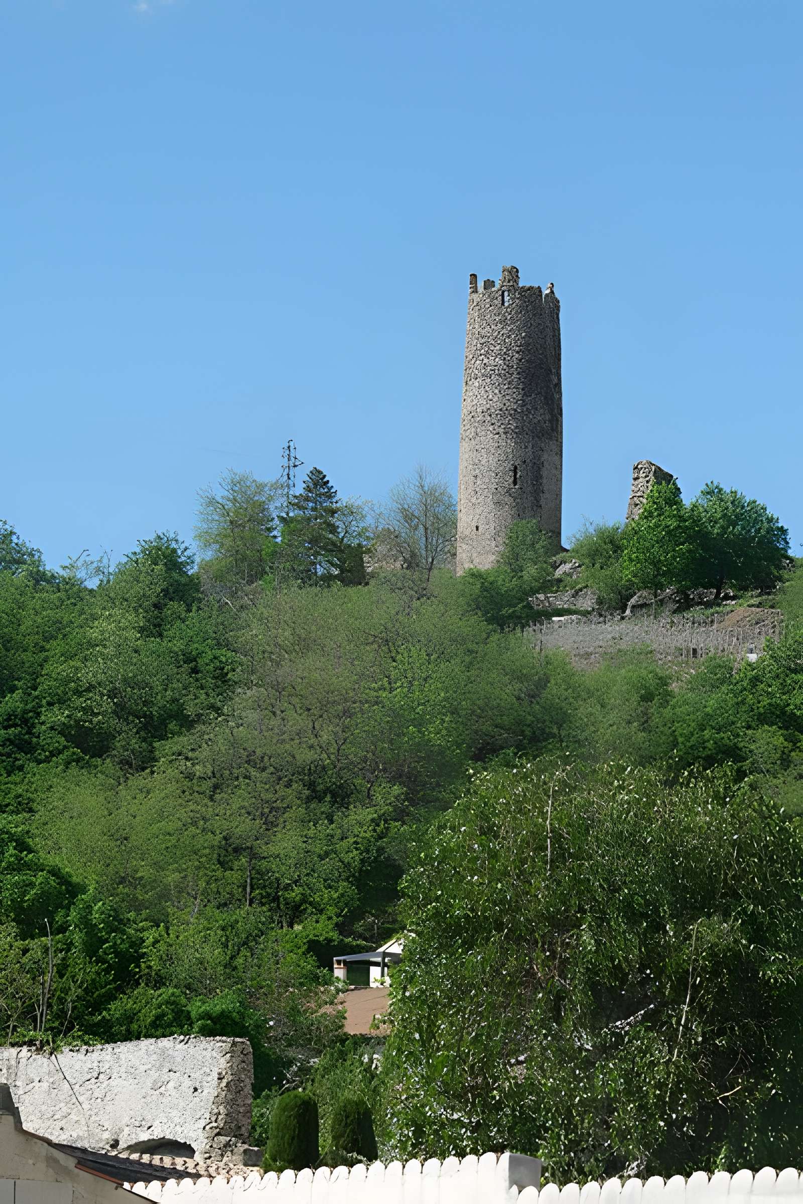 Tour blanche d'Arras-sur-Rhône