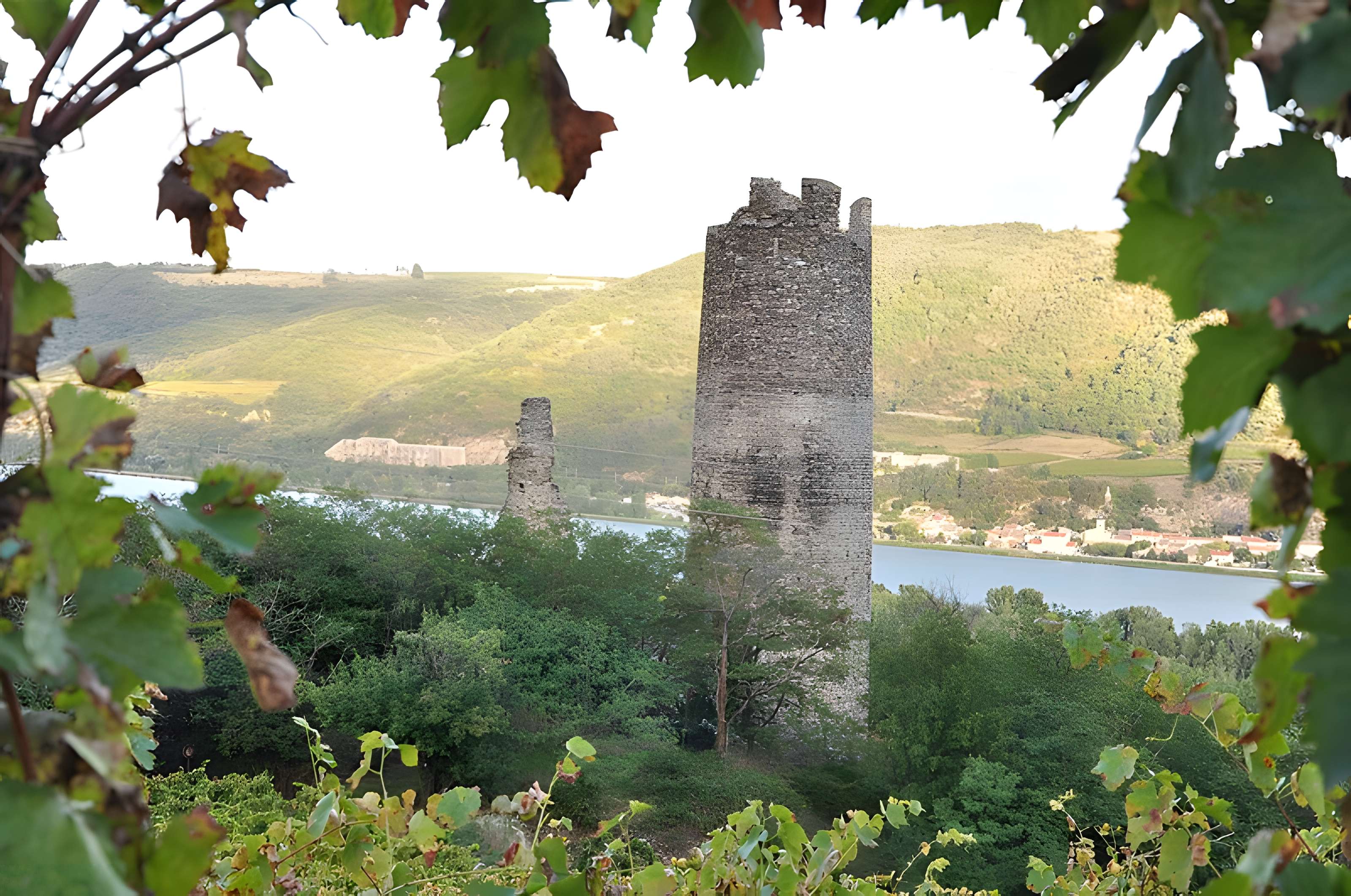 Tour blanche d'Arras-sur-Rhône