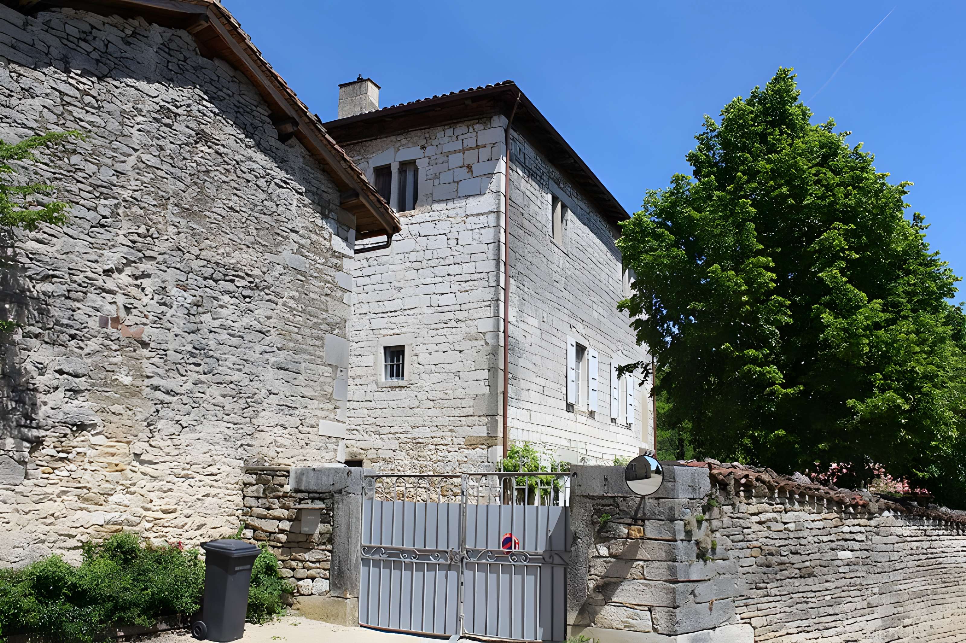 Tour de Deaul à Revonnas