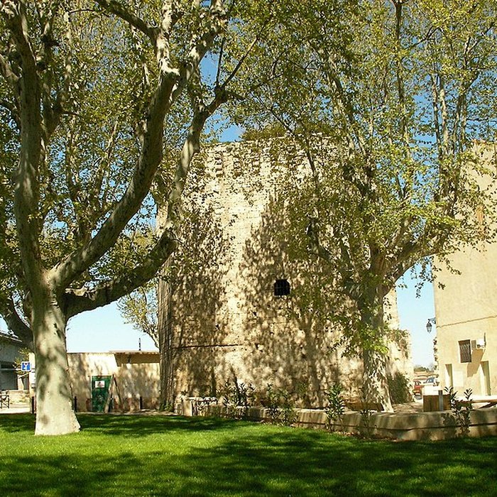 Photo de Tour de la Roquette dArles