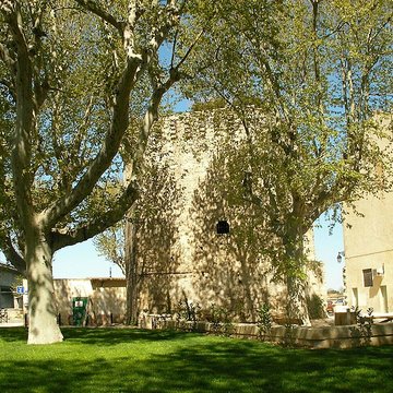 Tour de la Roquette dArles