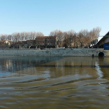 Tour de la Roquette dArles