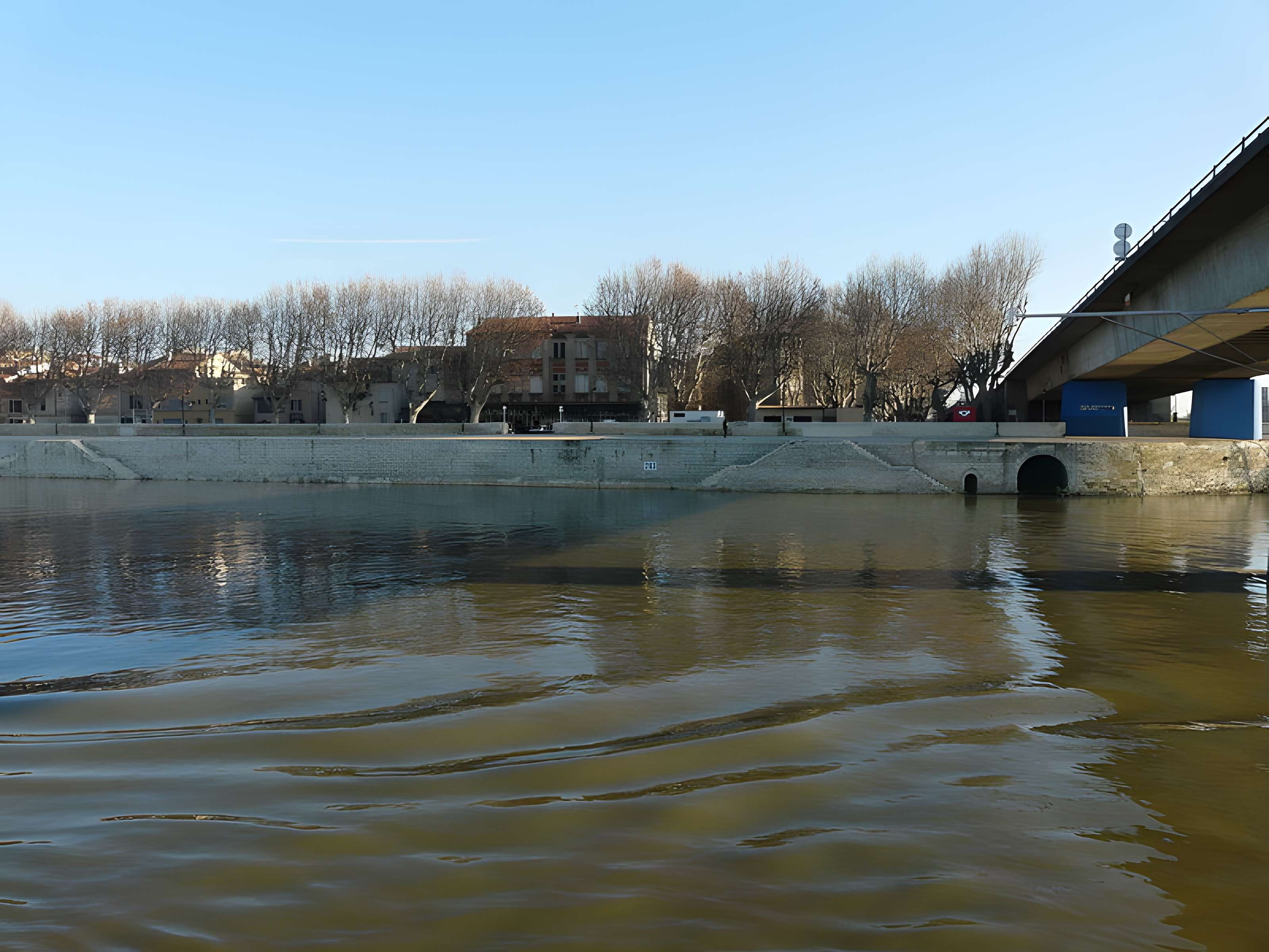 Tour de la Roquette d'Arles