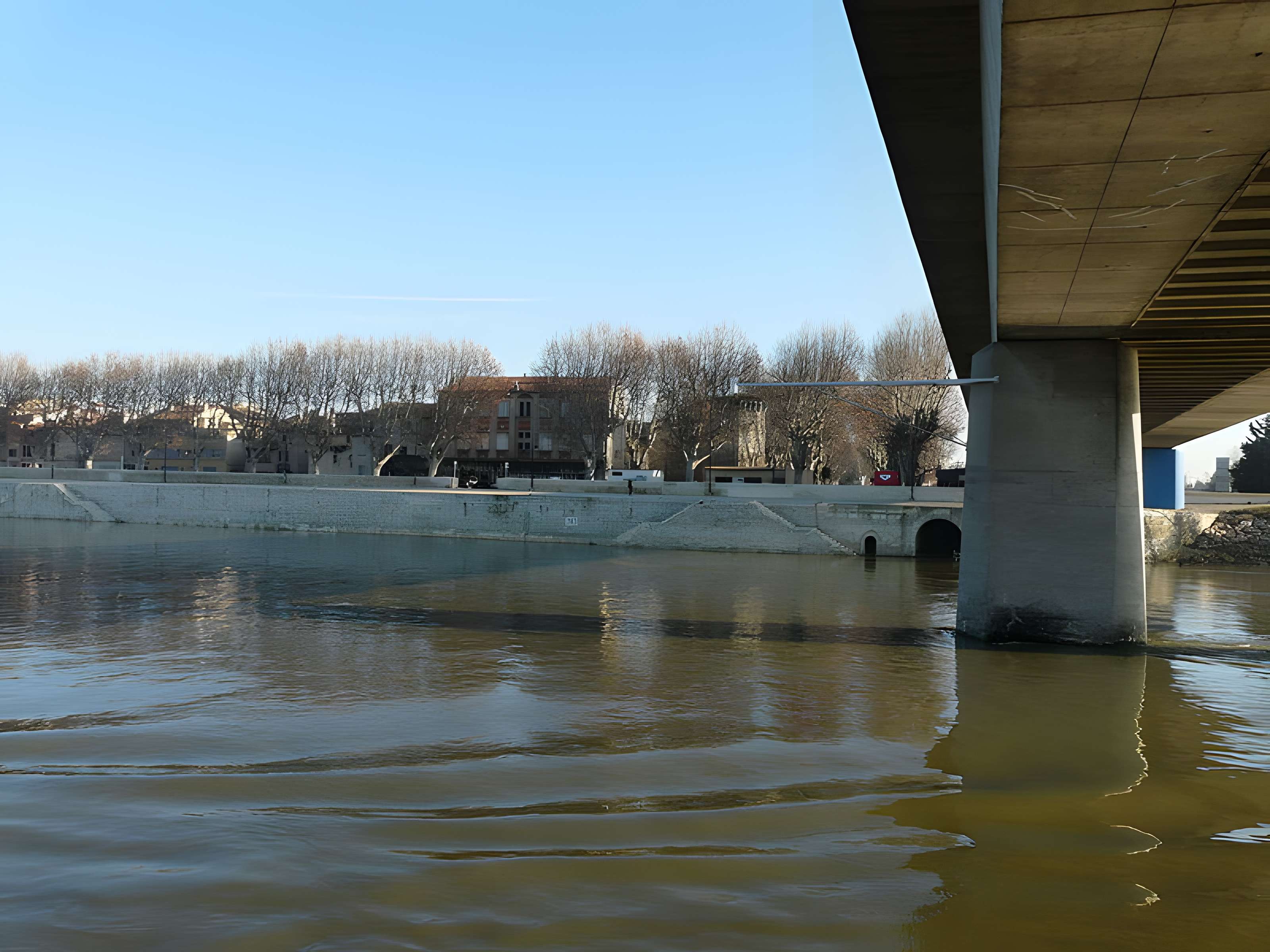 Tour de la Roquette d'Arles