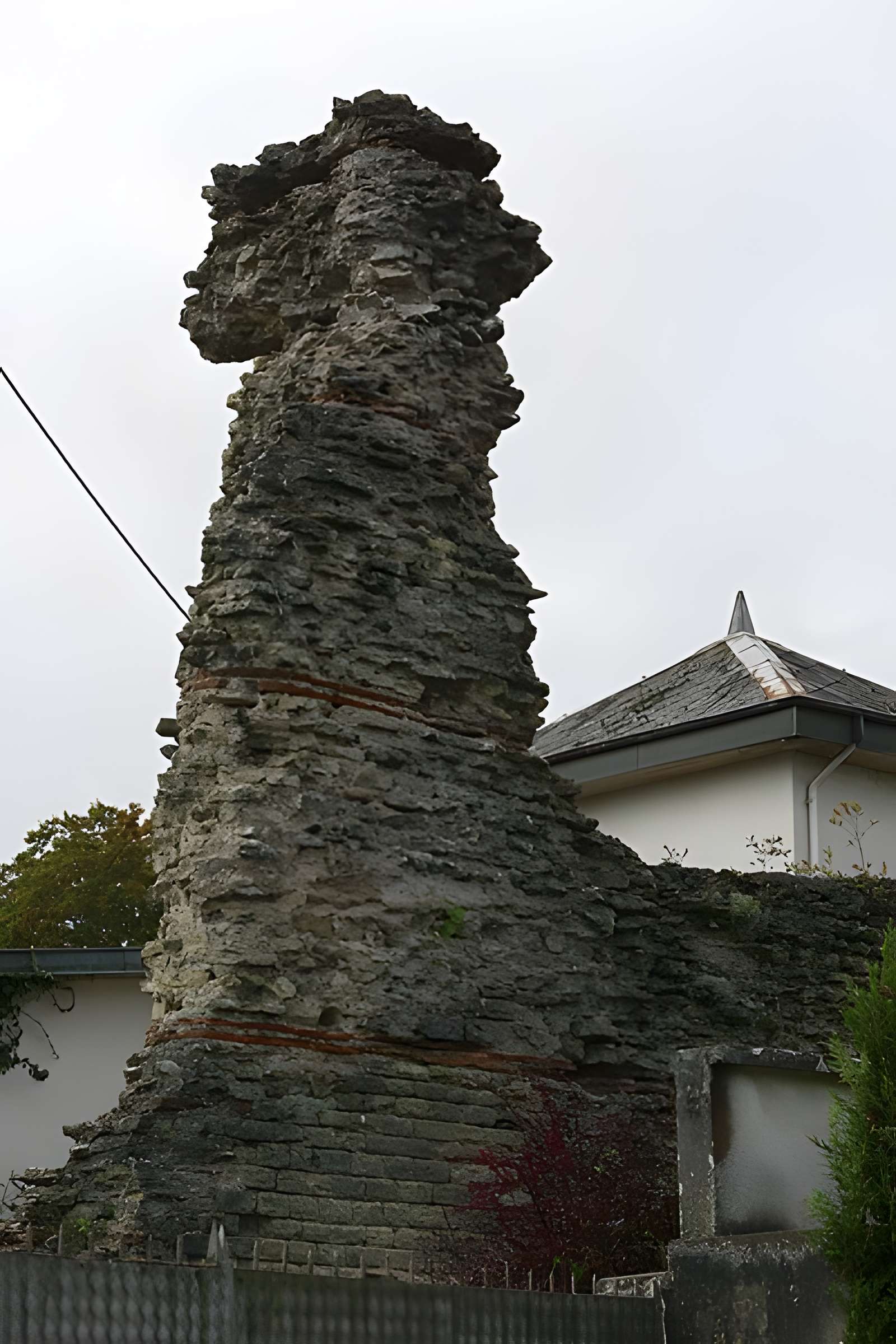 Tour du Bacha de Deneuvre