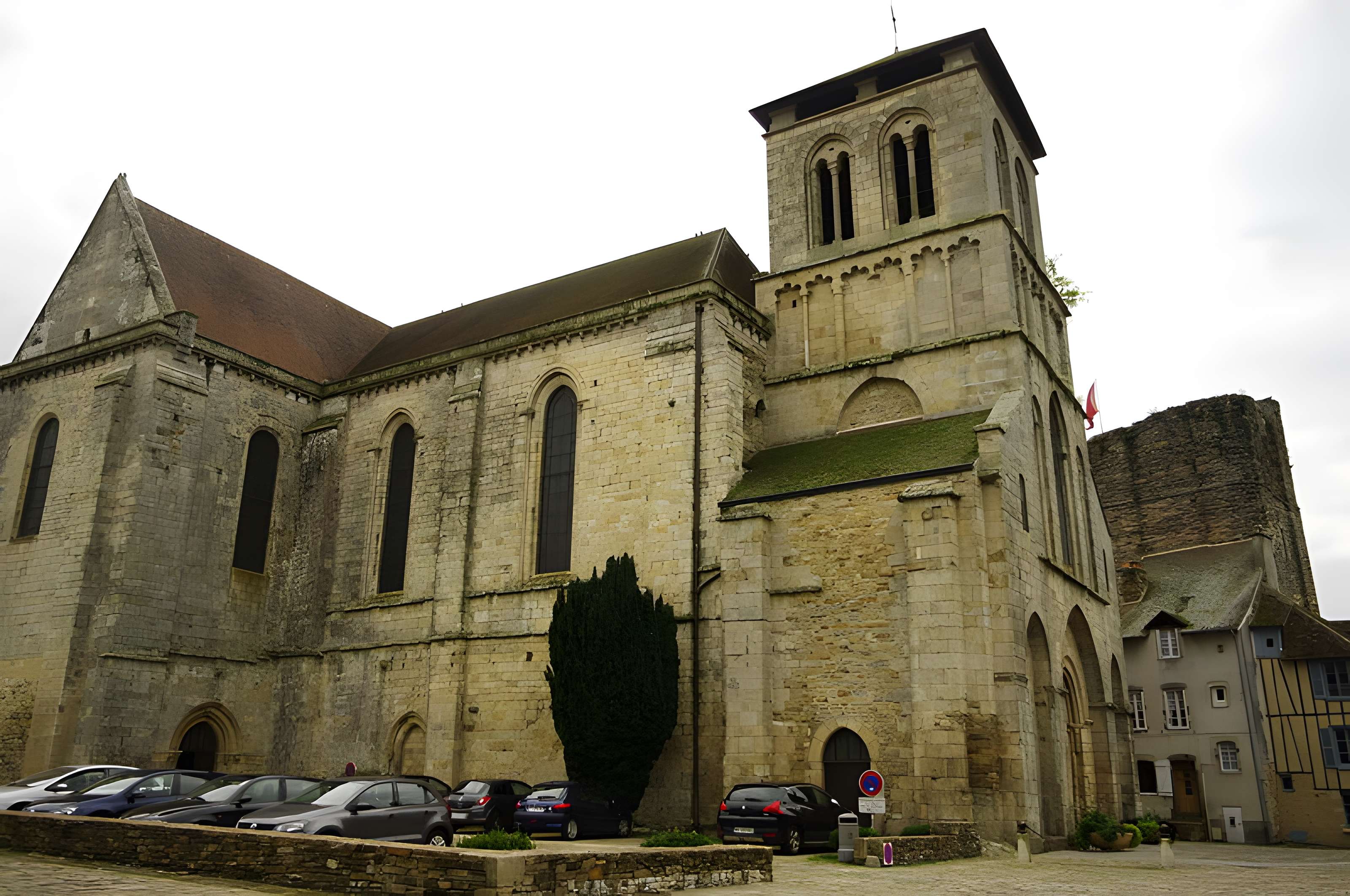 Tour du Plô de Saint-Yrieix-la-Perche