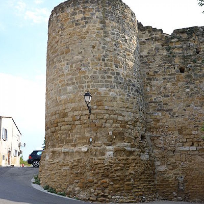 Photo de Tour et Remparts de Sarrians
