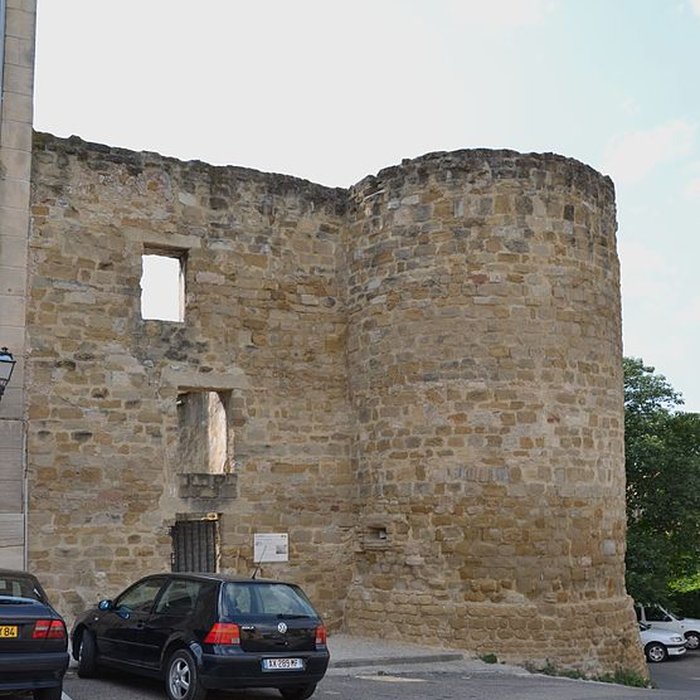 Photo de Tour et Remparts de Sarrians
