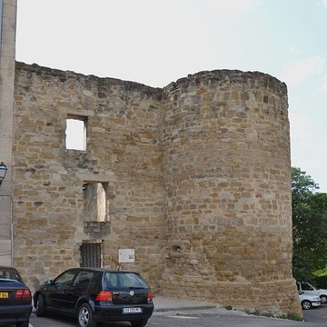 Tour et Remparts de Sarrians