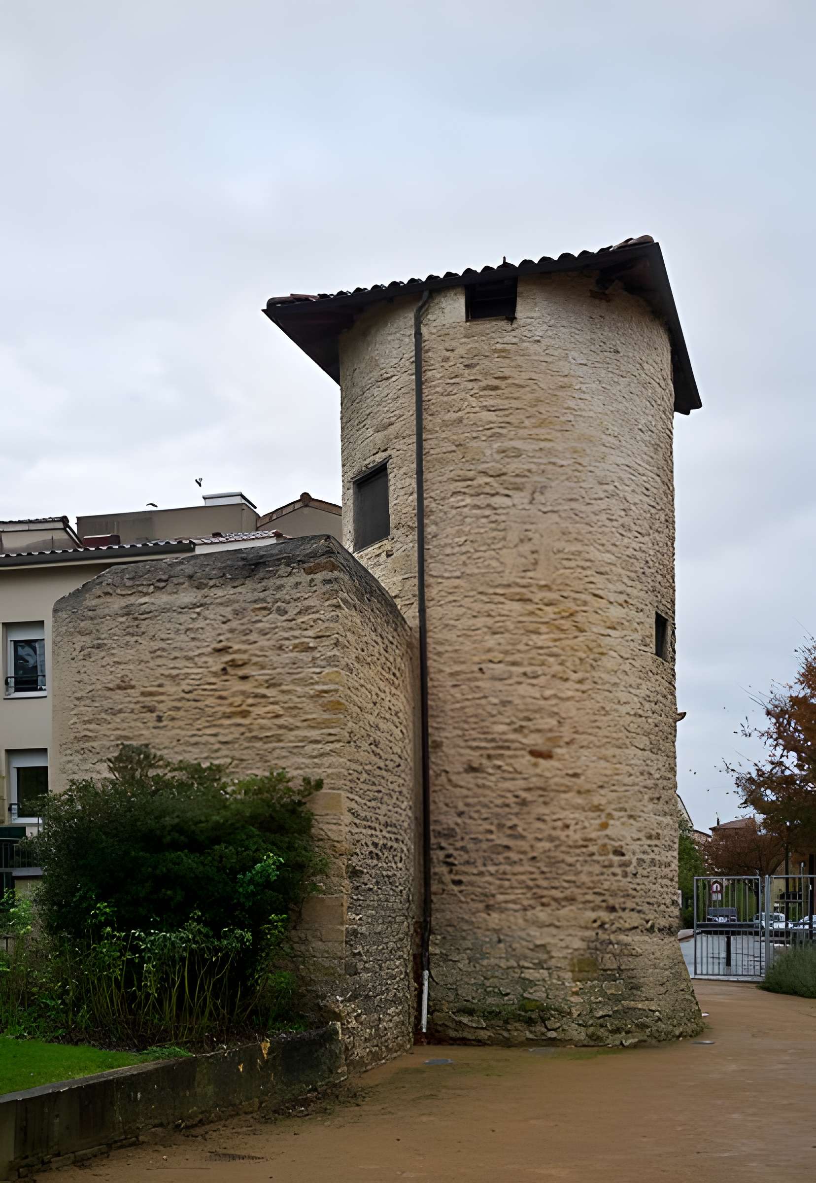Tour et remparts de Villefranche-sur-Saône 