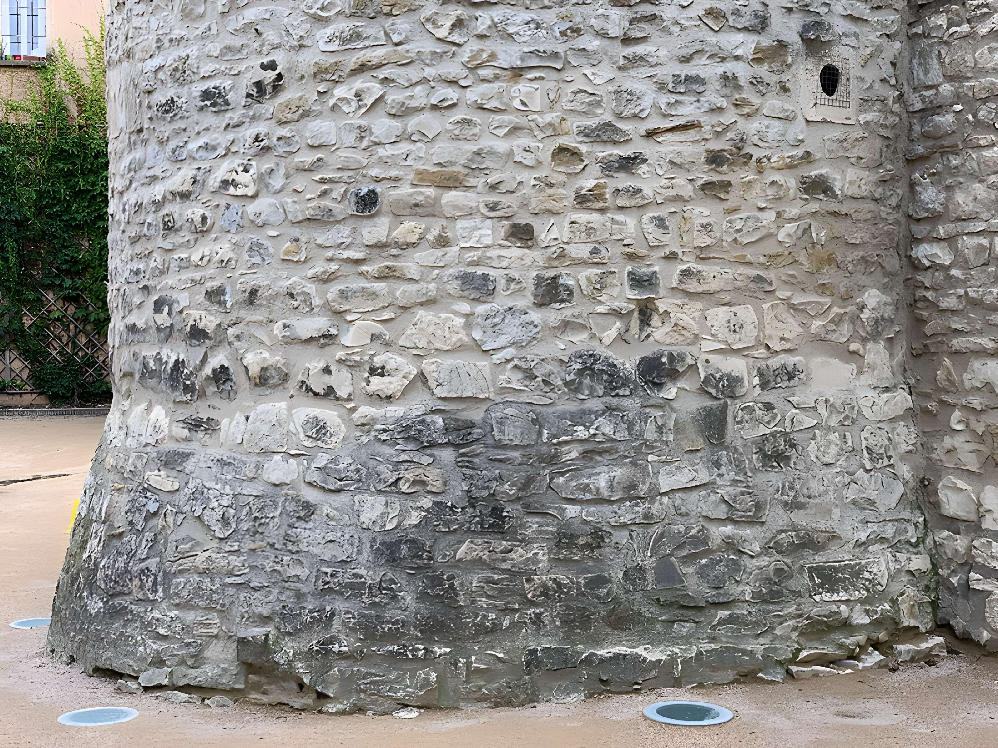 Tour et remparts de Villefranche-sur-Saône