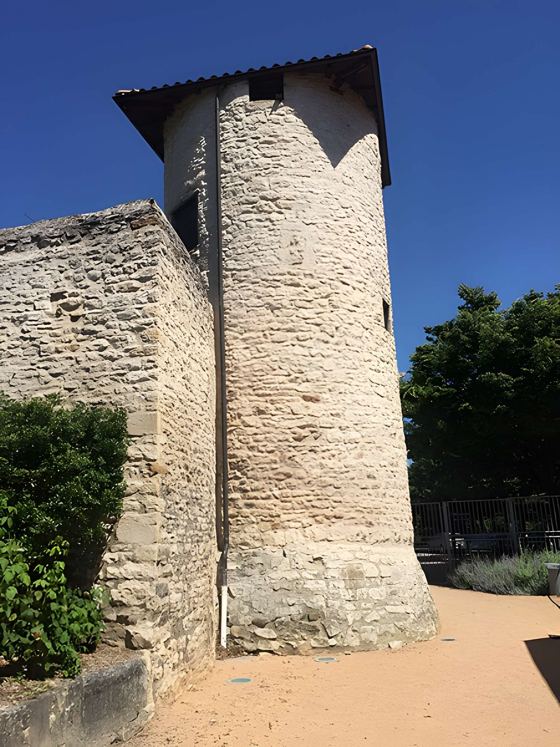 Tour et remparts de Villefranche-sur-Saône