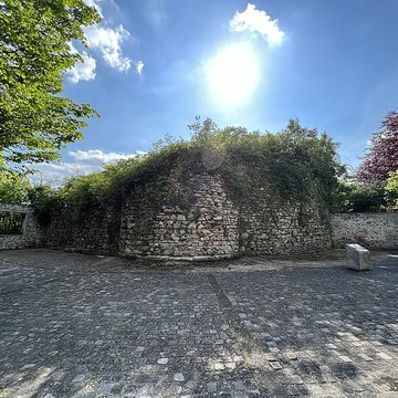 Tour médiévale de La Queue-en-Brie
