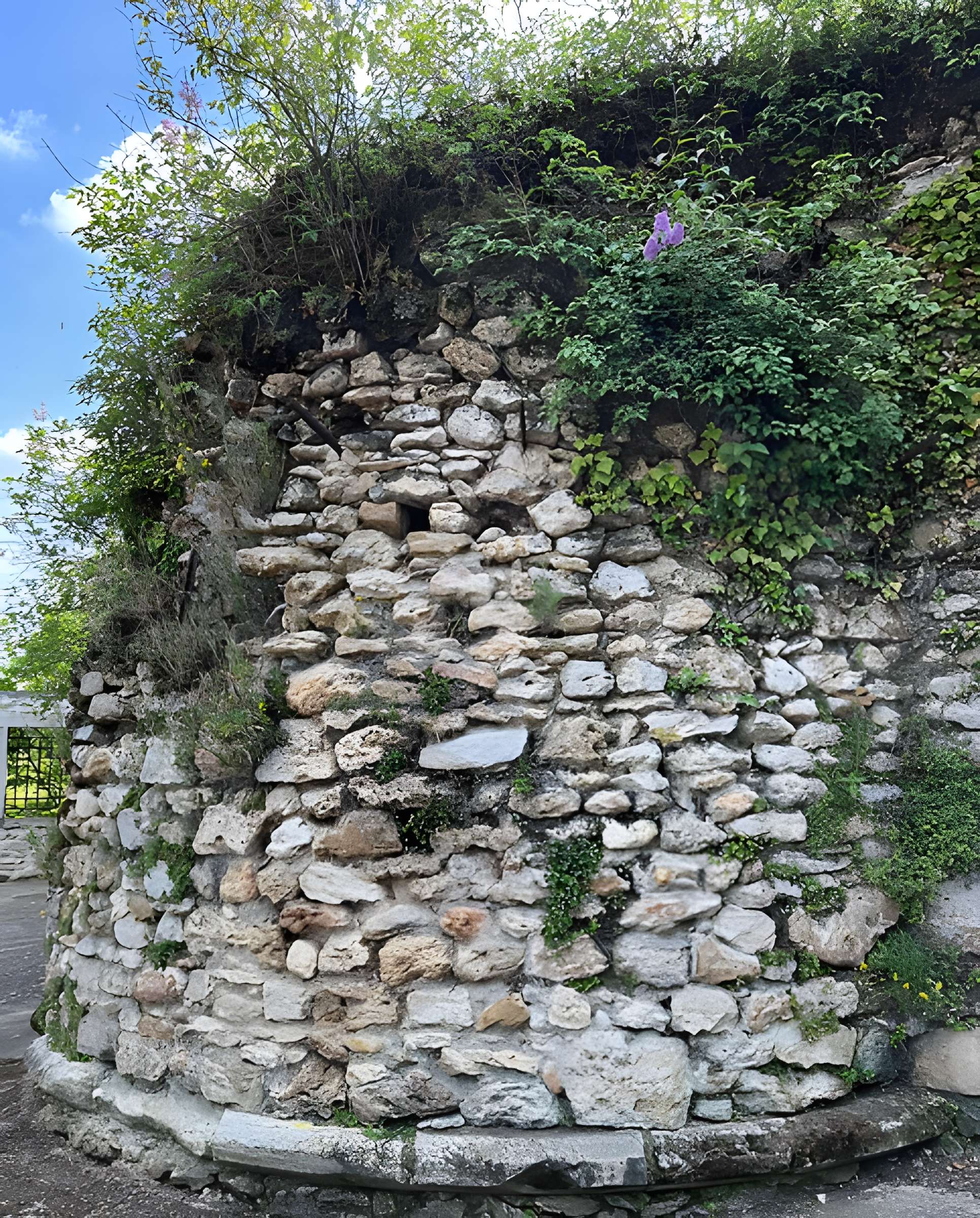 Tour médiévale de La Queue-en-Brie