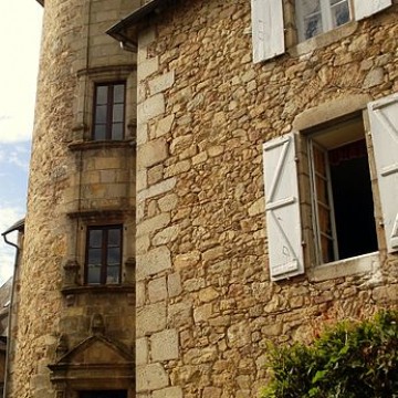 tour saint mexant de neuvic