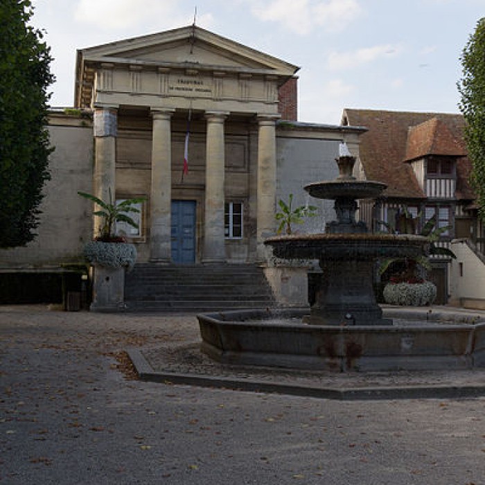 Photo de Tribunal de Pont-lÉvêque